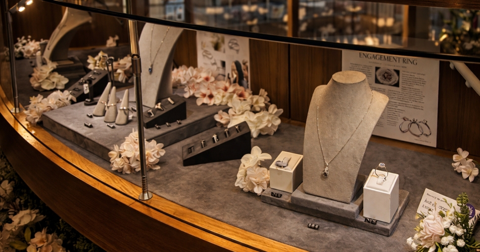 Image 4: Neil & Barker