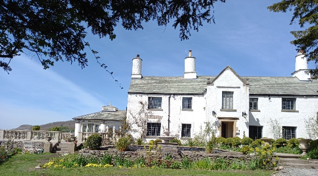 Exterior of Hundhowe