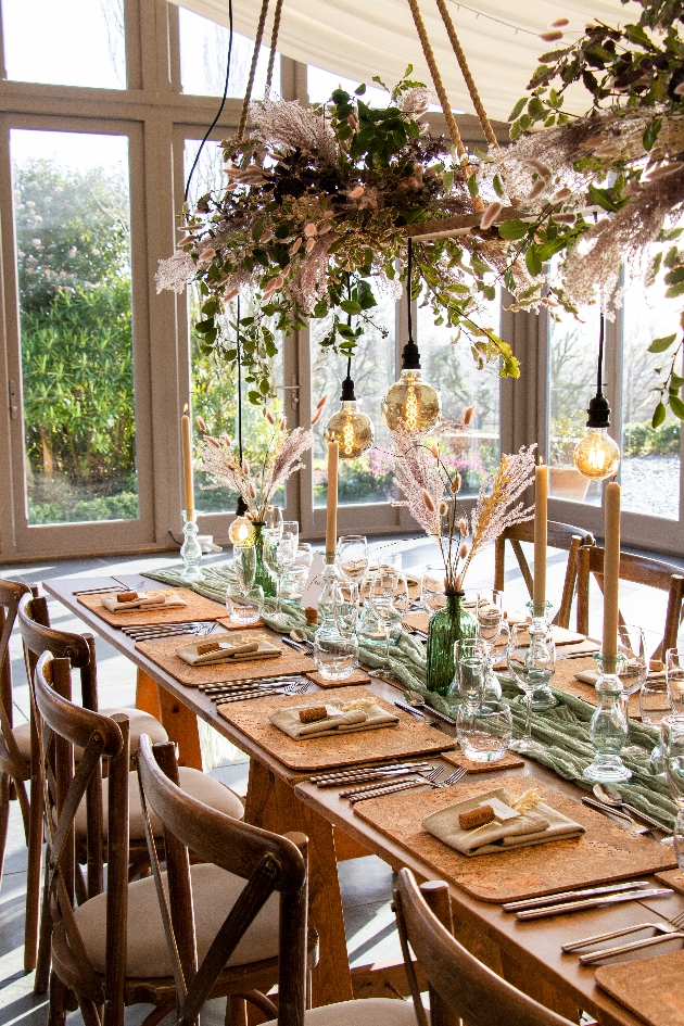 sustainable table setting for wedding 