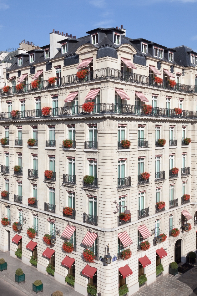tall storey hotel on paris street
