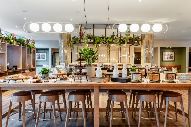 dining room with lots of foliage
