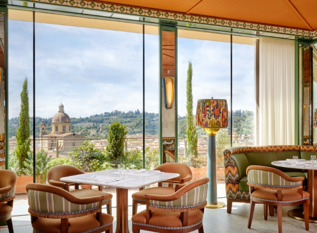 dining area with a beautiful outside view